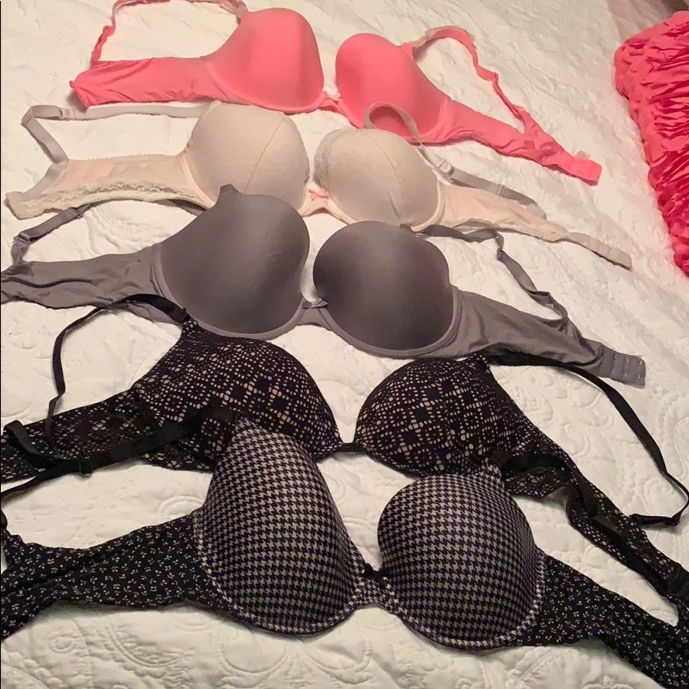 Lot of five Victoria’s Secret Bras 38D